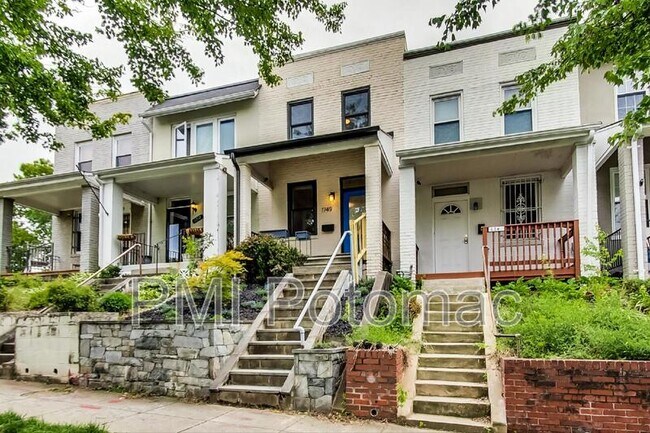 Photo - 1749 L St NE