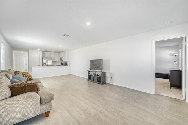 Photo - 100 Burt Rainey Ln