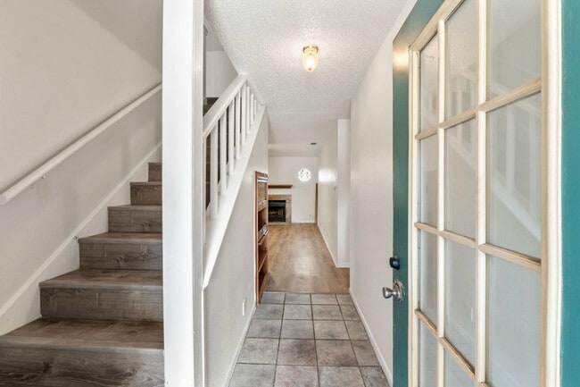 Photo - Bright and Inviting 3-Bedroom with Private Yard