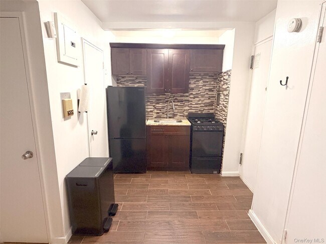 Photo - 84-50 169th St Unit 319
