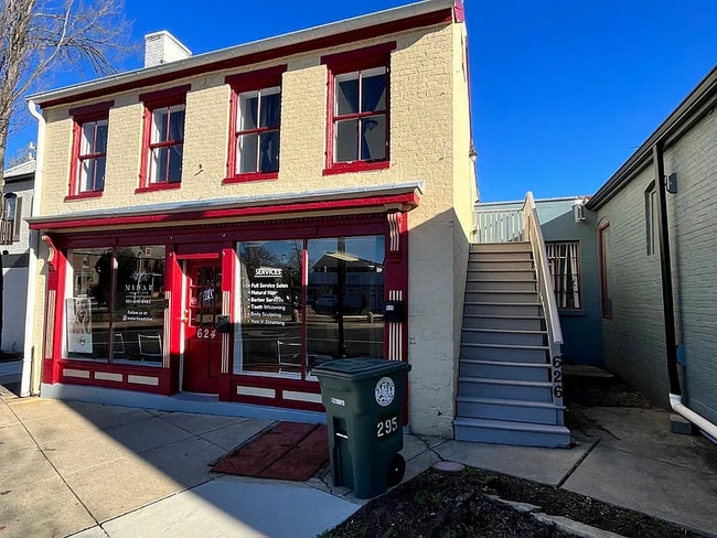 Building Photo - 626 N Market St Rental