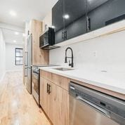 Building Photo - 657 E 187th St Rental