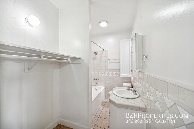 Photo - 1267 Vin Scully Ave Unit 28