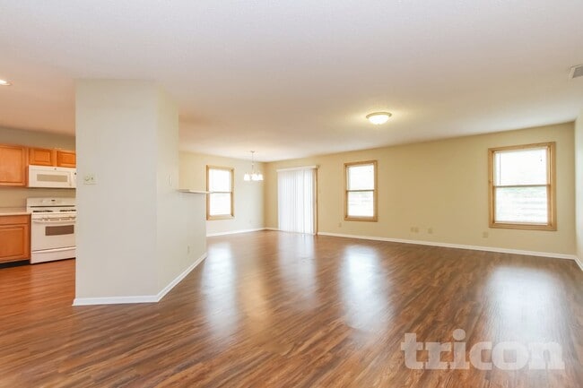 Photo - 8243 Firefly Way