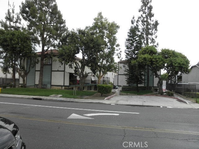 Building Photo - 5195 Walnut Ave Unit 4
