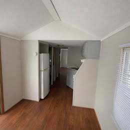 Photo - 521 Bedford Rd N