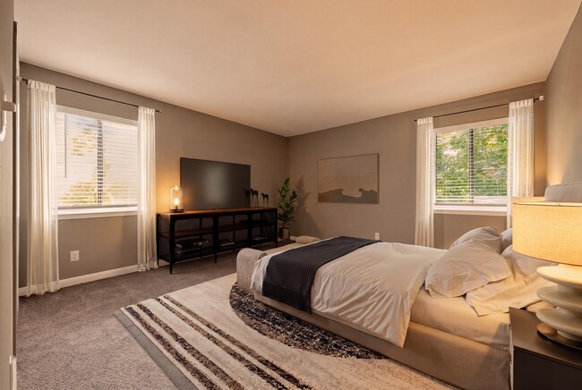700 Riverchase Apartments