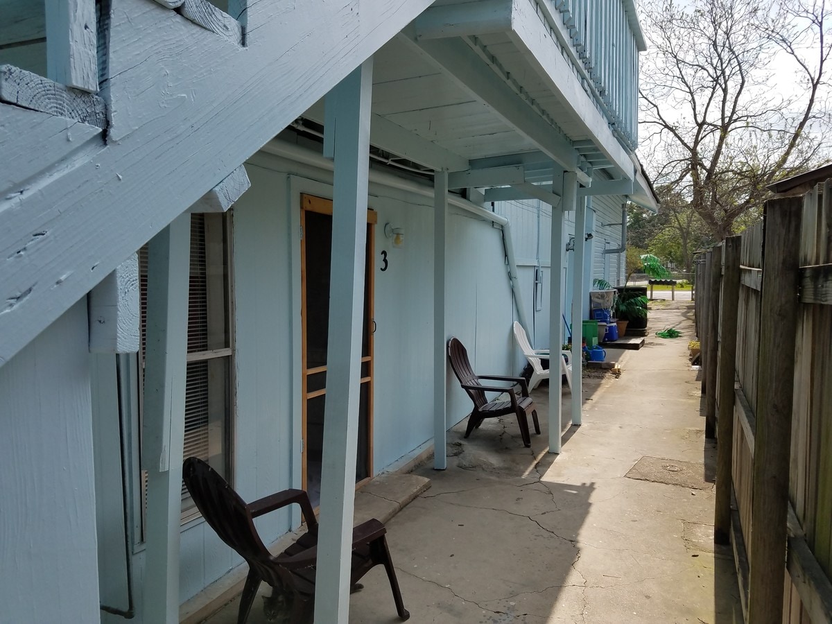 Photo - 2204 W San Antonio St