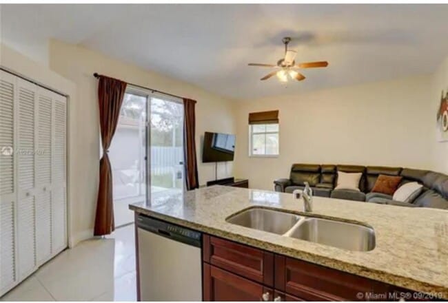 Building Photo - 288 NW 74th Way Rental