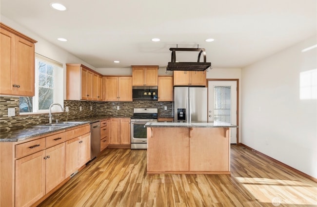 Photo - 3043 Scotland Alley