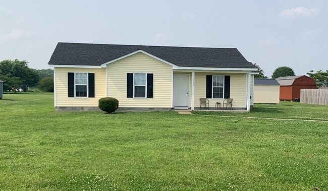 Photo - Quiet Living close to the City!