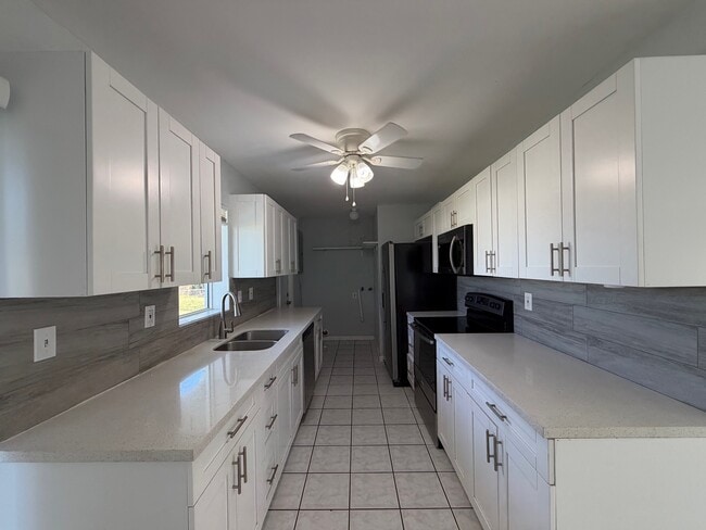 Photo - 13710 Harrison St