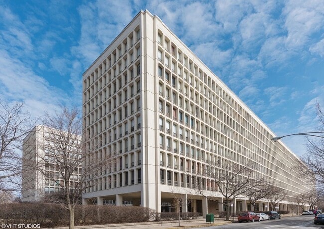 Building Photo - 1400 E 55th Pl Unit 208S Rental
