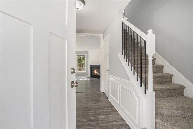 Photo - 3289 Saville St SW