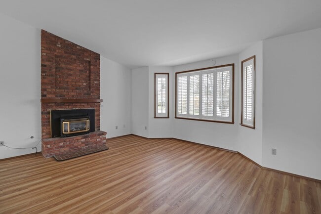 Photo - 3 Bed 2.5 Bath - Dog per Approval - Groups - Hillcrest - NAS Whidbey