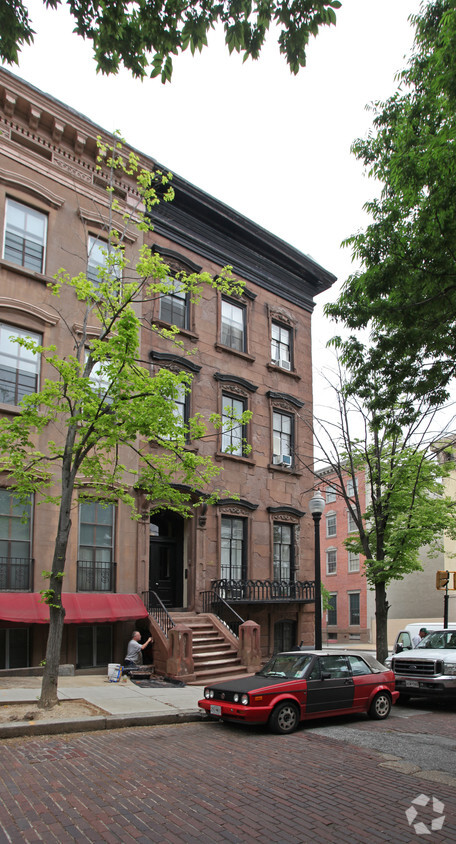 Photo - 28 E Mount Vernon Pl