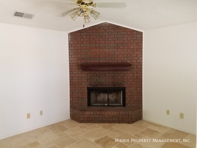 Photo - 2103 84th St