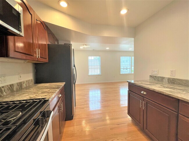 Photo - 28 Lambert St