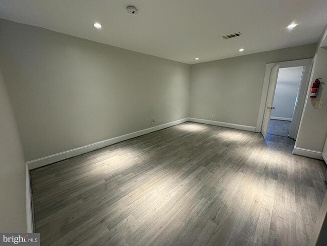 Building Photo - 1712 West Virginia Ave NE Unit 3