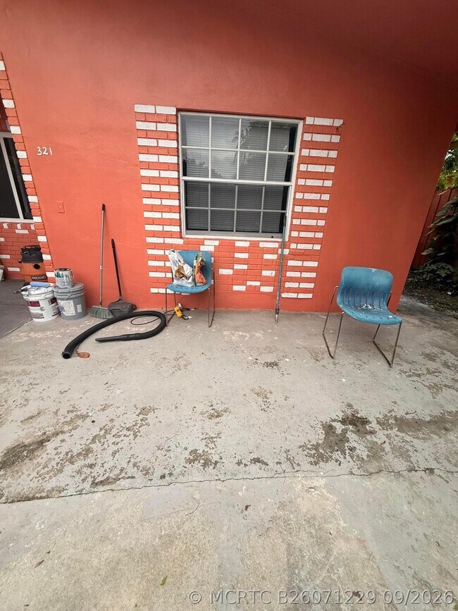 Photo - 321 NW 57th St