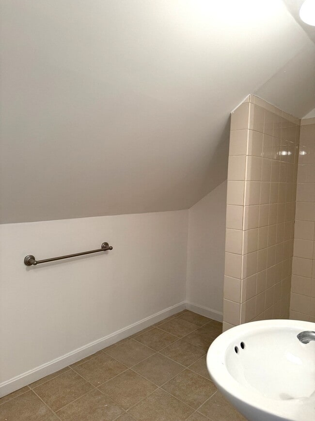 Photo - 23 Rendall Pl Unit 2