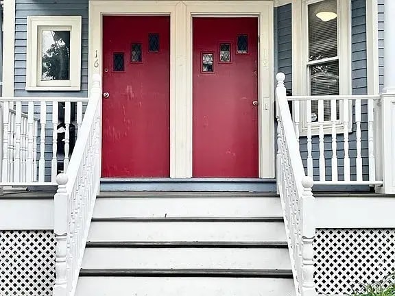 Front view - 18 Walden St Unit 18