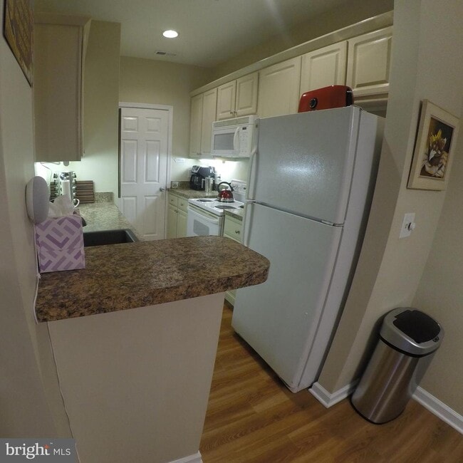 Photo - 400 Cascade Ln Unit 405