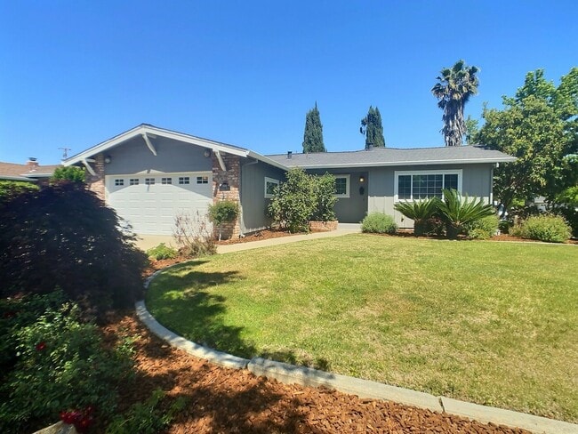 Spacious 4 Bed/ 2 Bath House in the Quiet ... - Spacious 4 Bed/ 2 Bath House in the Quiet ...