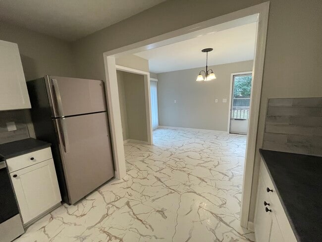 Photo - 909 Sandalwood Dr