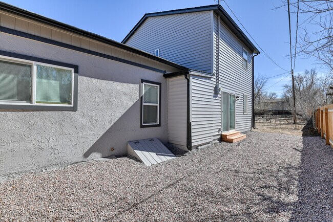 Photo - 815 E Hills Rd