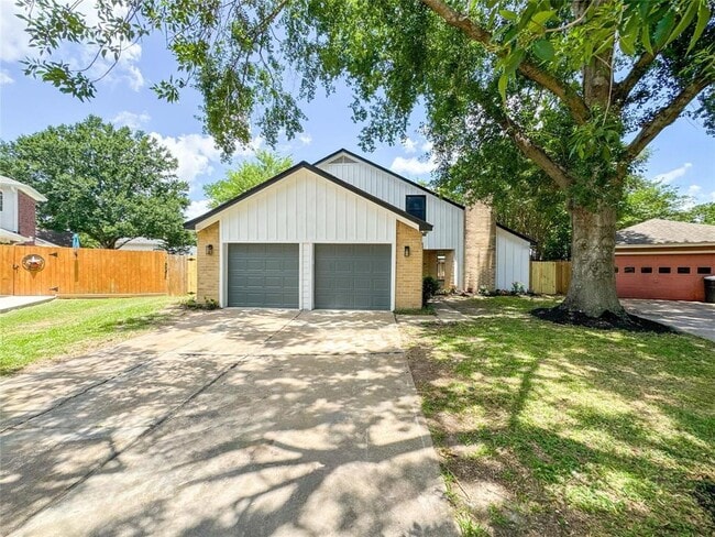 Building Photo - 10610 Mills Prairie St Rental