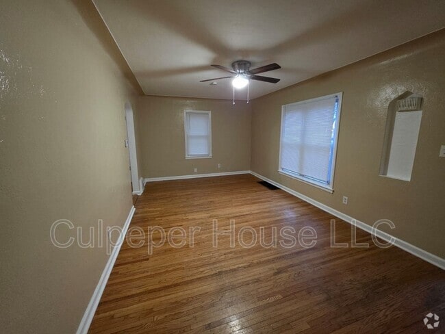 Building Photo - 2564 Berdan Ave Rental