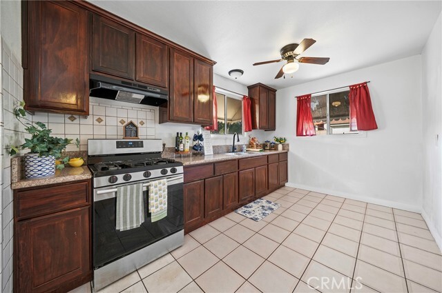 Photo - 15208 Flynn St