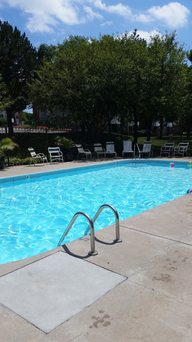 Muirfield Apartments