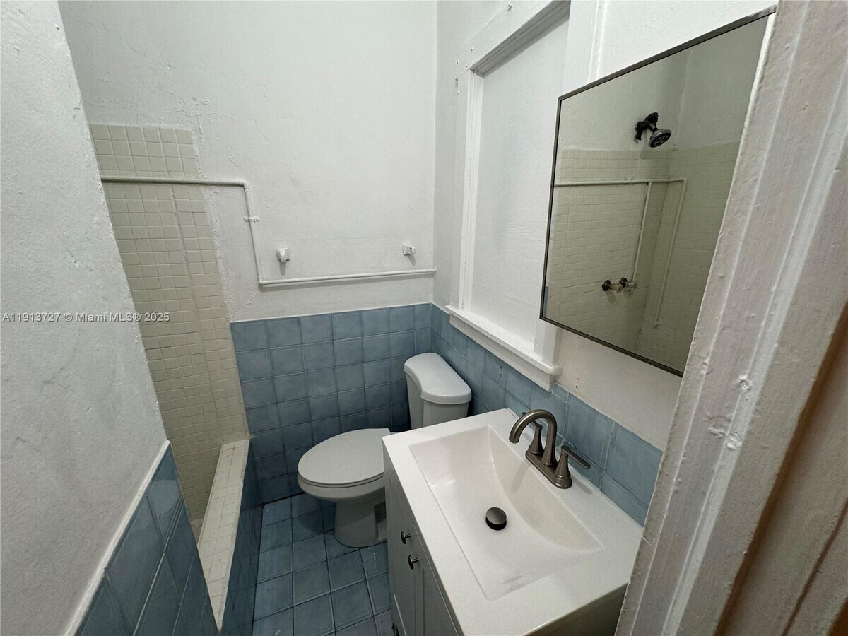 Photo - 2549 NE 190th St Unidad 3