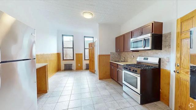 Building Photo - 1 bedroom in RIDGEWOOD NY 11385 Unit 3 Rental