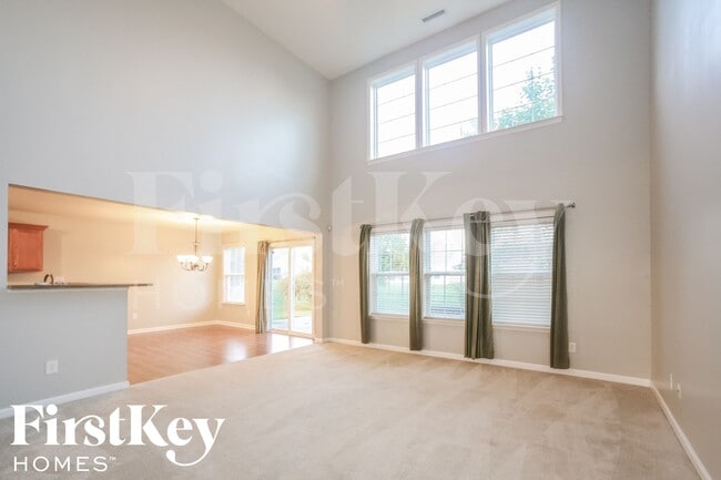 Photo - 3807 Tartan Trail