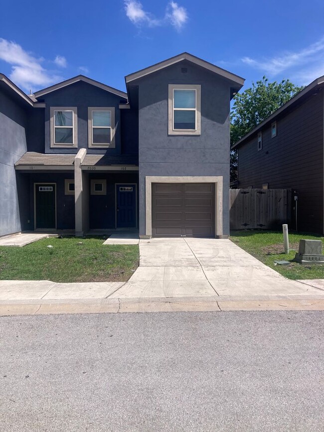 Building Photo - 7030 Lakeview Dr. Unit 7030 Lakeview #102