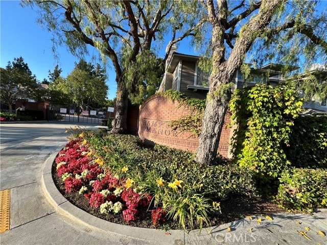 Photo - 17765 Redford Pl