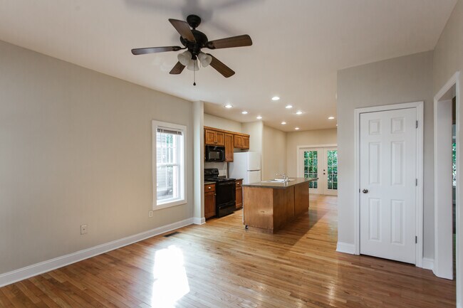 Photo - 275 Rosa Nell Howard St