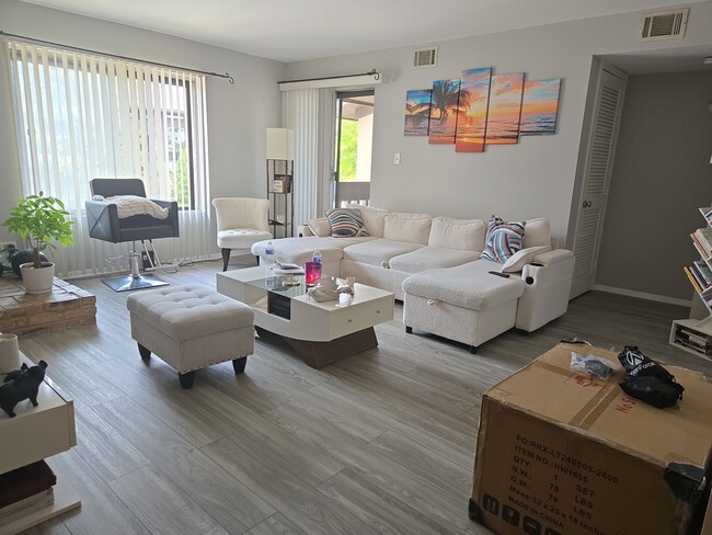 Photo - 6151 Knoll Wood Rd Unit 305