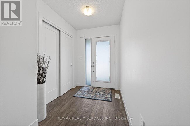 Photo - 95 Queensbrook Cres