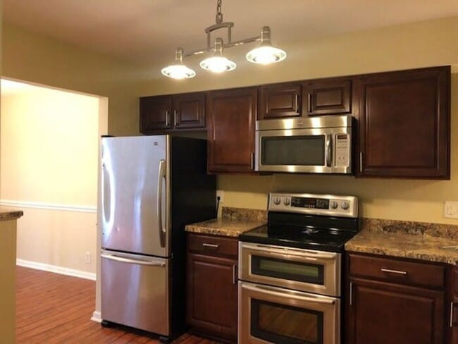 Building Photo - Nice 2 bedroom 2 bath one-level condo