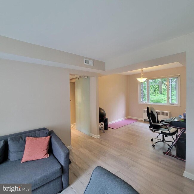 Photo - 10407 Montrose Ave Unit 201
