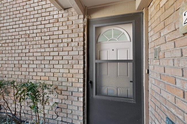 Photo - 2018 Warnford Pl