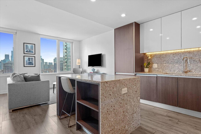 Building Photo - 1140 N Wells St Rental