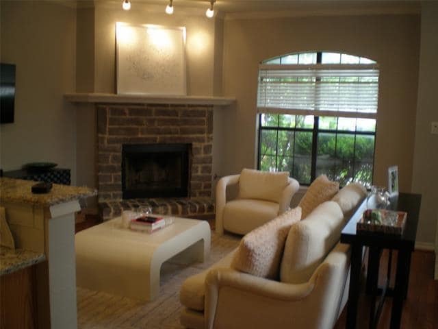 Photo - 6023 Oram St