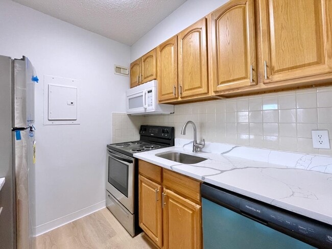 Photo - 43-49-49 Van Wagenen Ave Unit 3B