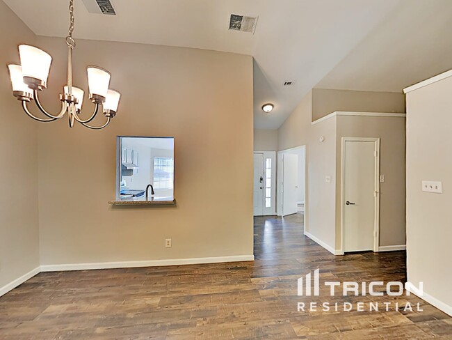 Photo - 1423 Ardmore Dr