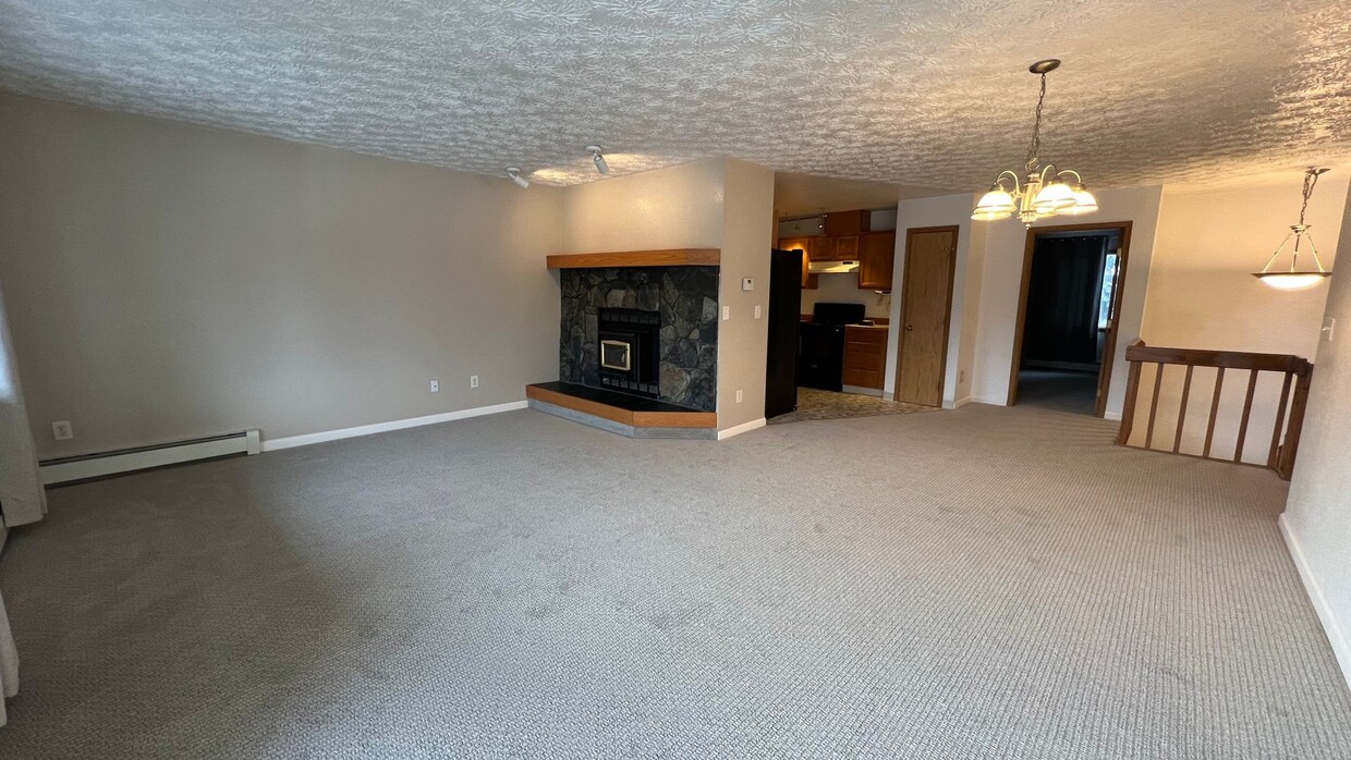 Beautifully maintained (3) bedroom, (2) ba... - Beautifully maintained (3) bedroom, (2) ba...